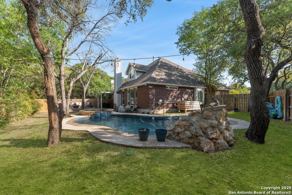 2047 THICKET TRAIL DR