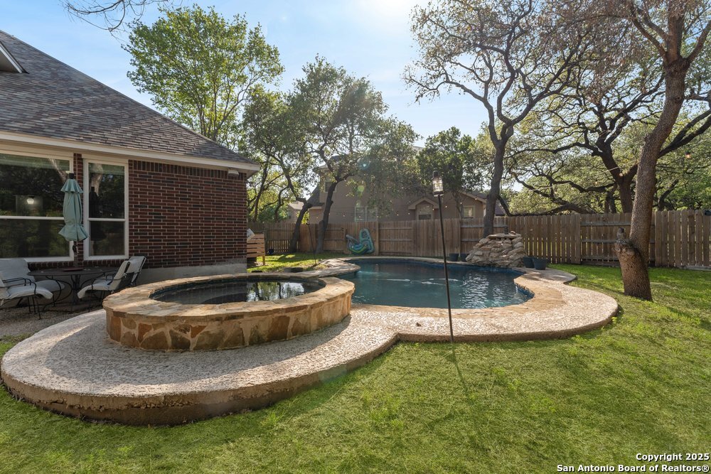 2047 THICKET TRAIL DR