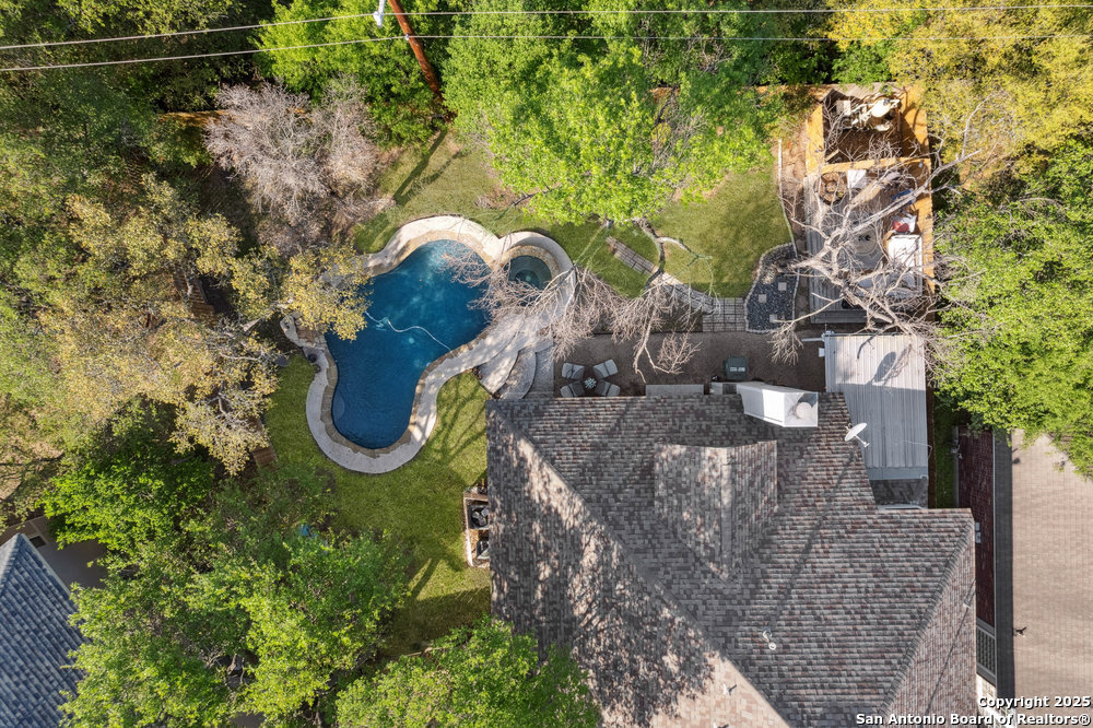 2047 THICKET TRAIL DR