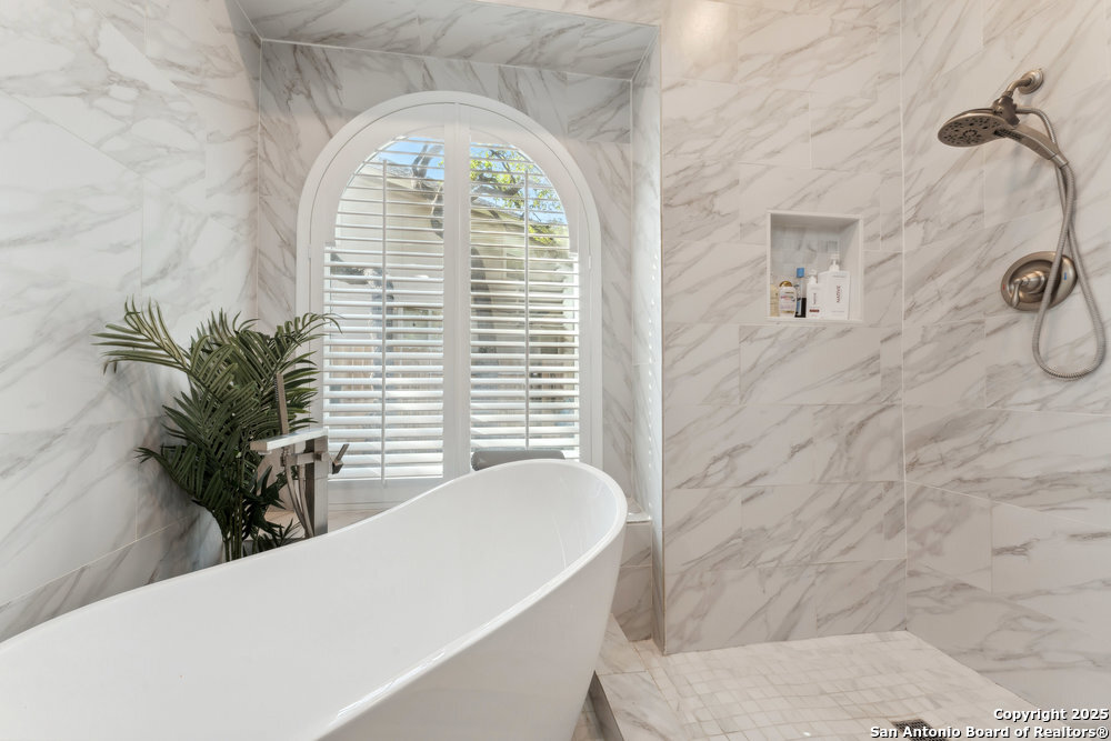 2047 THICKET TRAIL DR