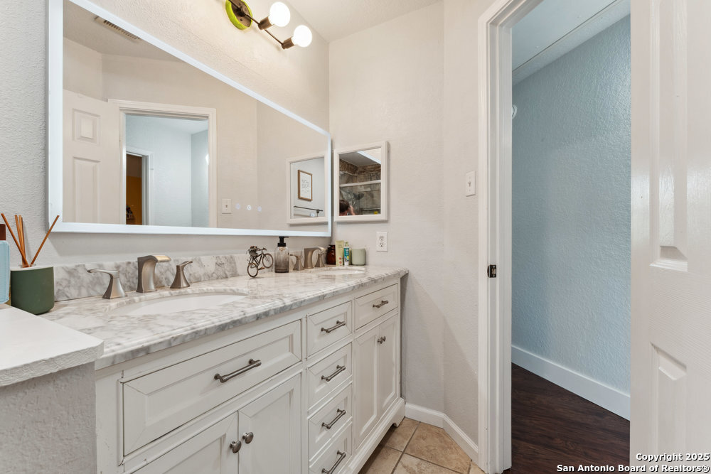 2047 THICKET TRAIL DR