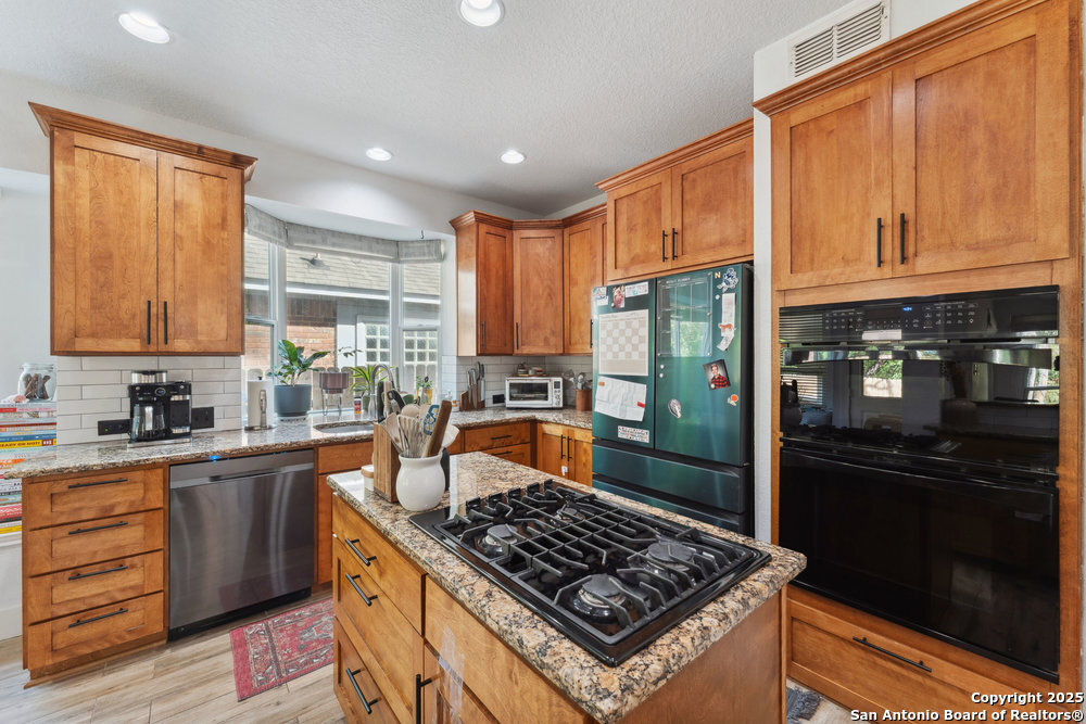 2047 THICKET TRAIL DR