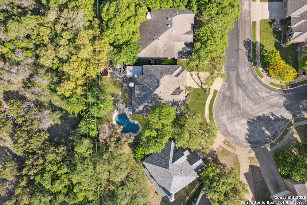 2047 THICKET TRAIL DR