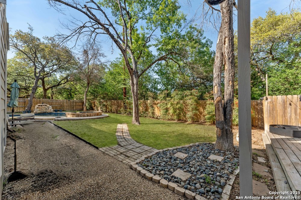 2047 THICKET TRAIL DR