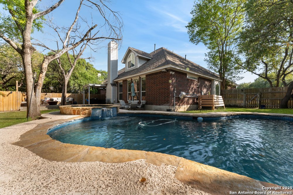 2047 THICKET TRAIL DR