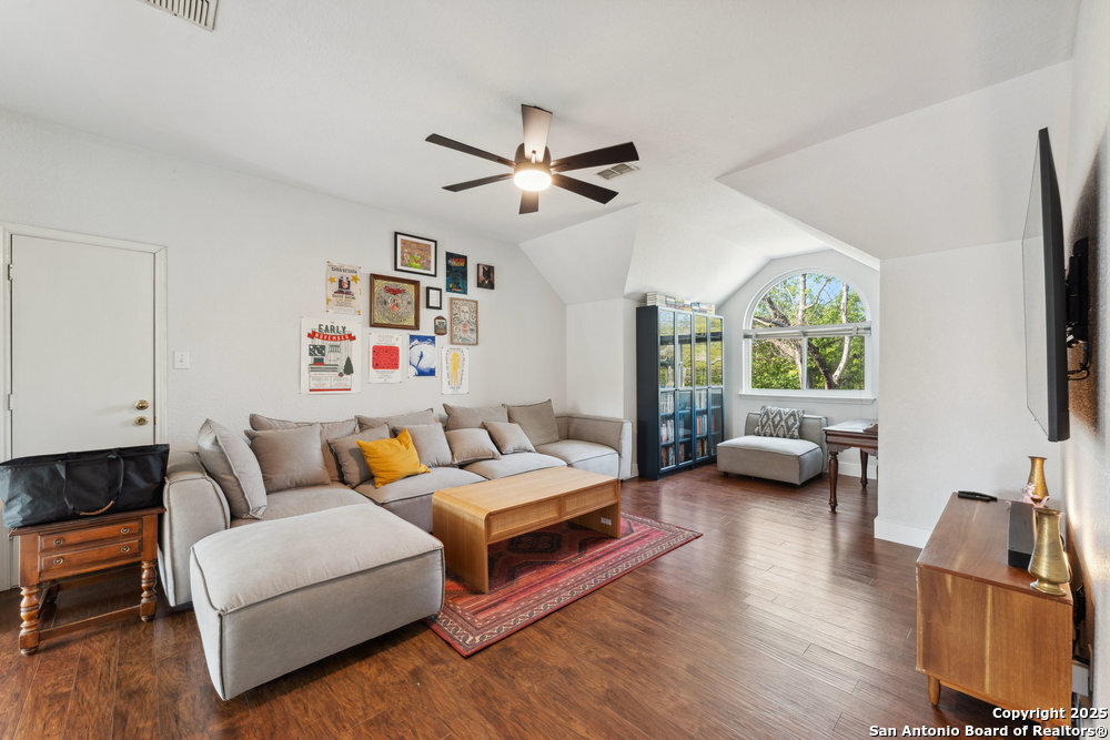 2047 THICKET TRAIL DR