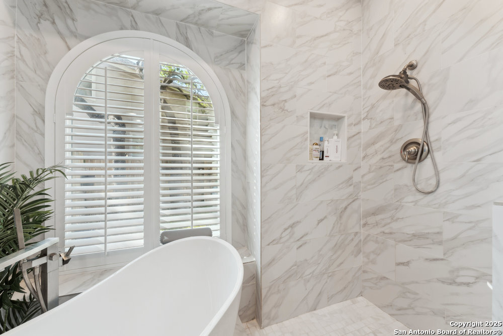 2047 THICKET TRAIL DR