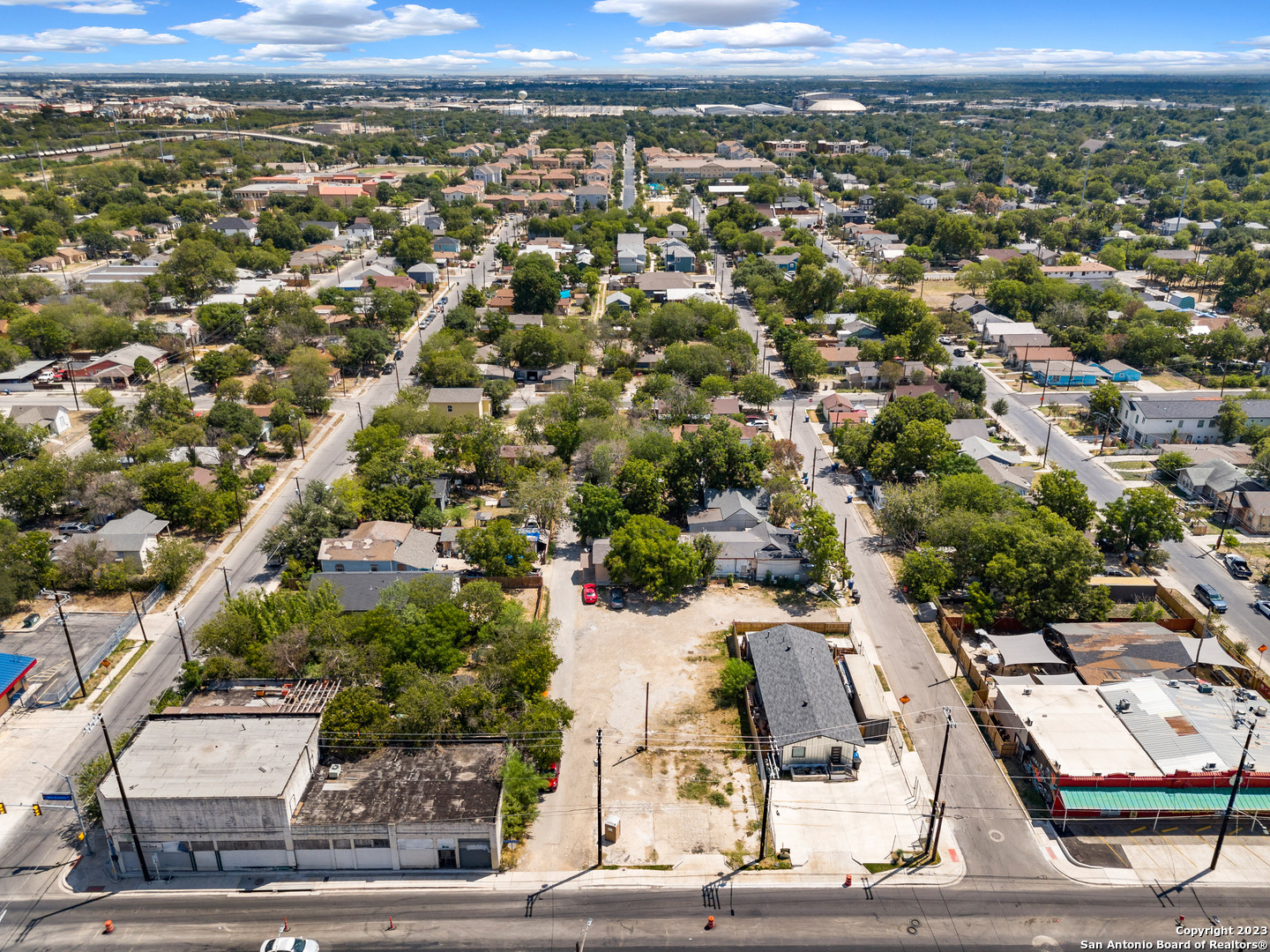 920 N NEW BRAUNFELS AVE