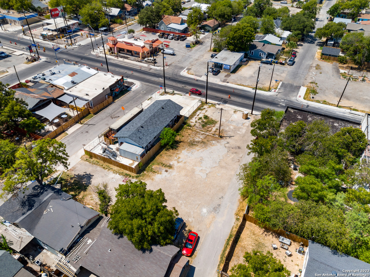 920 N NEW BRAUNFELS AVE