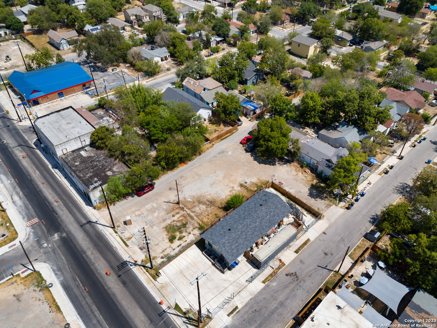 920 N NEW BRAUNFELS AVE