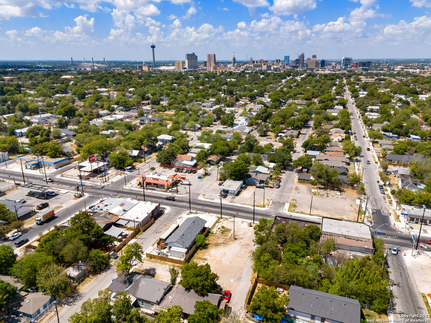 920 N NEW BRAUNFELS AVE