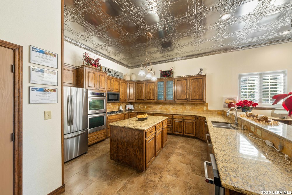 1694 County Road 102