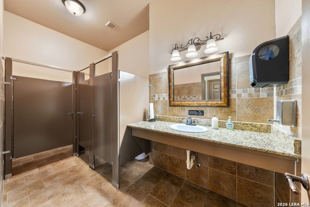 1694 County Road 102