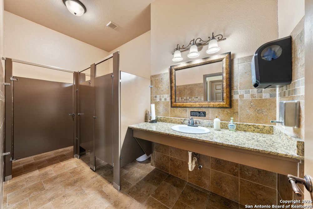 1694 County Road 102