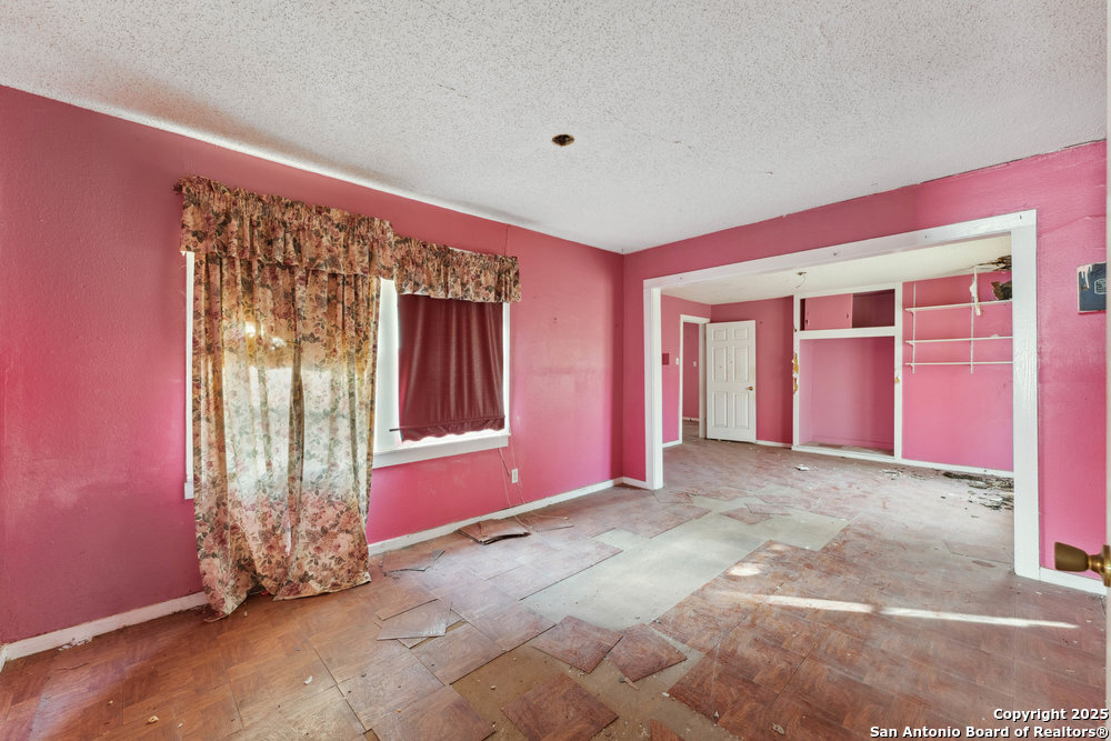 1932 E HIGHLAND BLVD