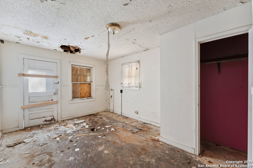 1932 E HIGHLAND BLVD