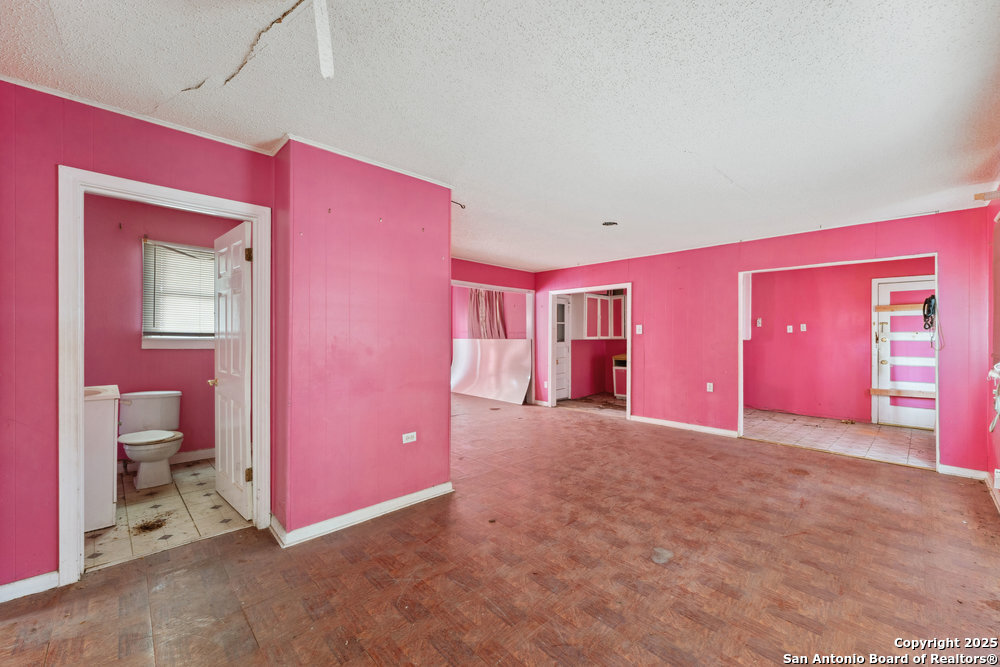 1932 E HIGHLAND BLVD