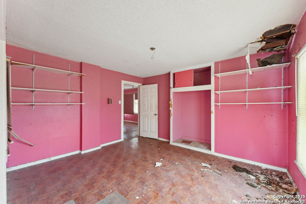 1932 E HIGHLAND BLVD
