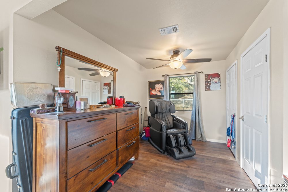 277 W Bear Springs