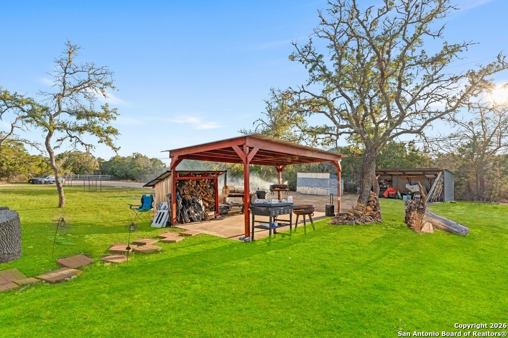 277 W Bear Springs