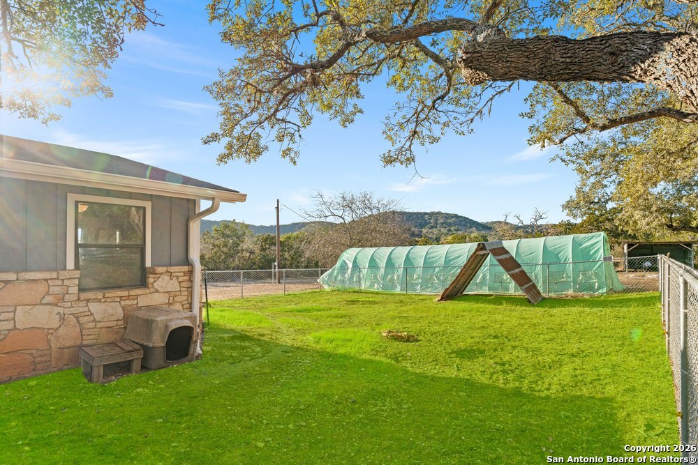 277 W Bear Springs