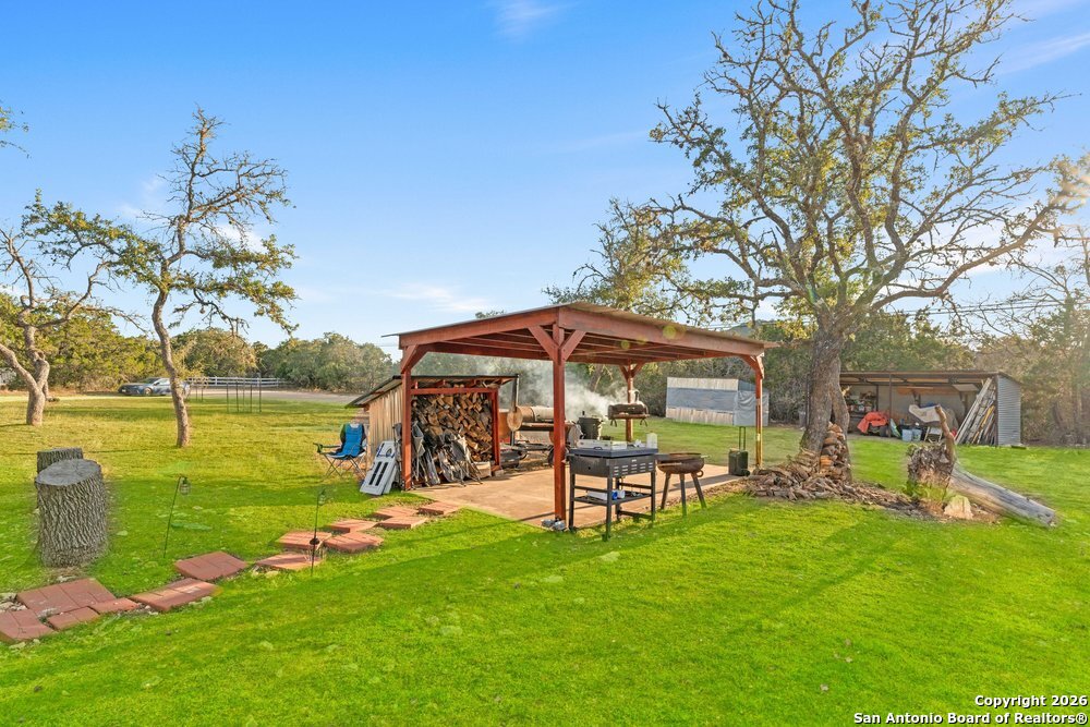 277 W Bear Springs