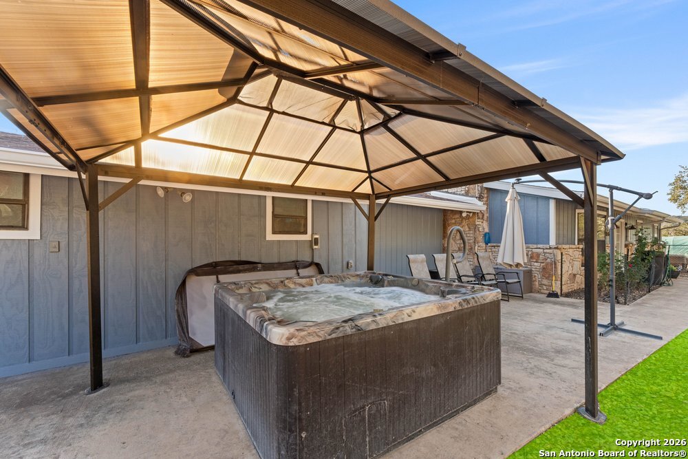 277 W Bear Springs