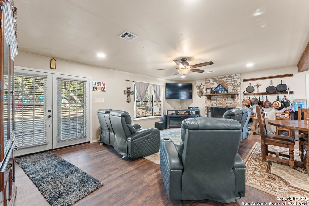 277 W Bear Springs