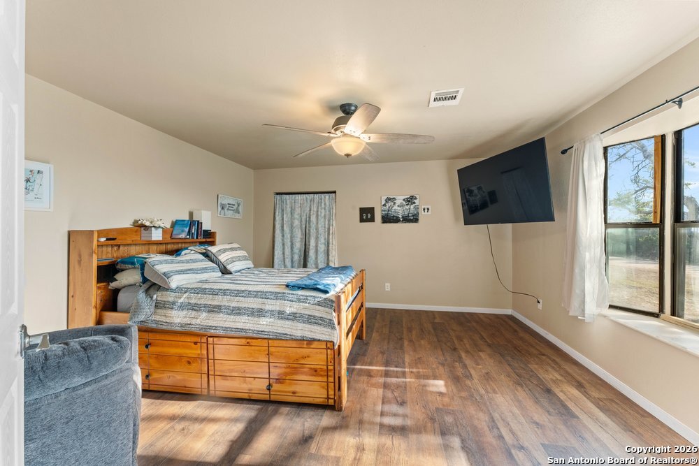 277 W Bear Springs