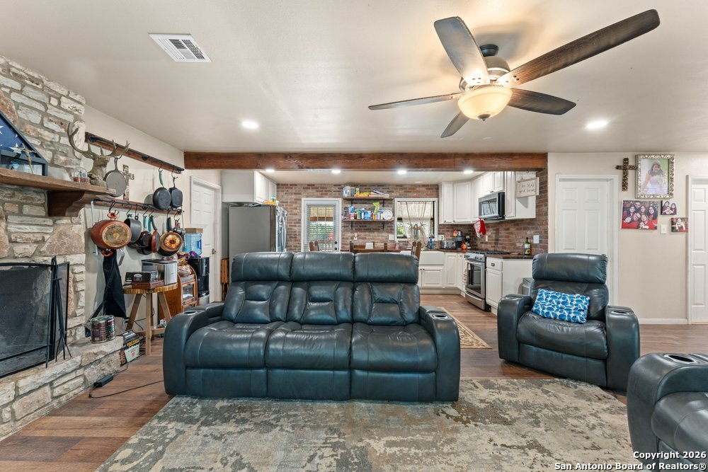277 W Bear Springs