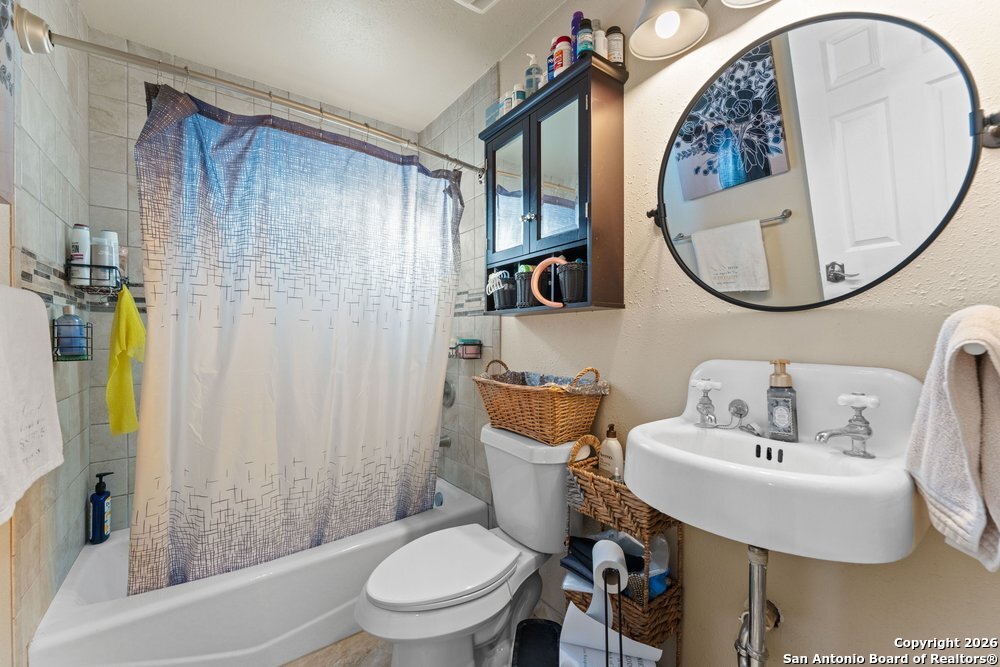277 W Bear Springs