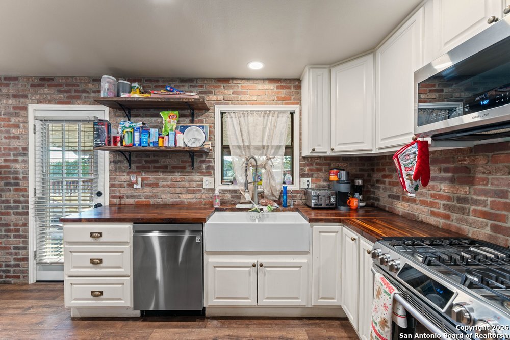 277 W Bear Springs
