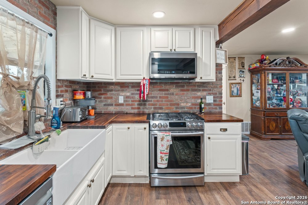 277 W Bear Springs