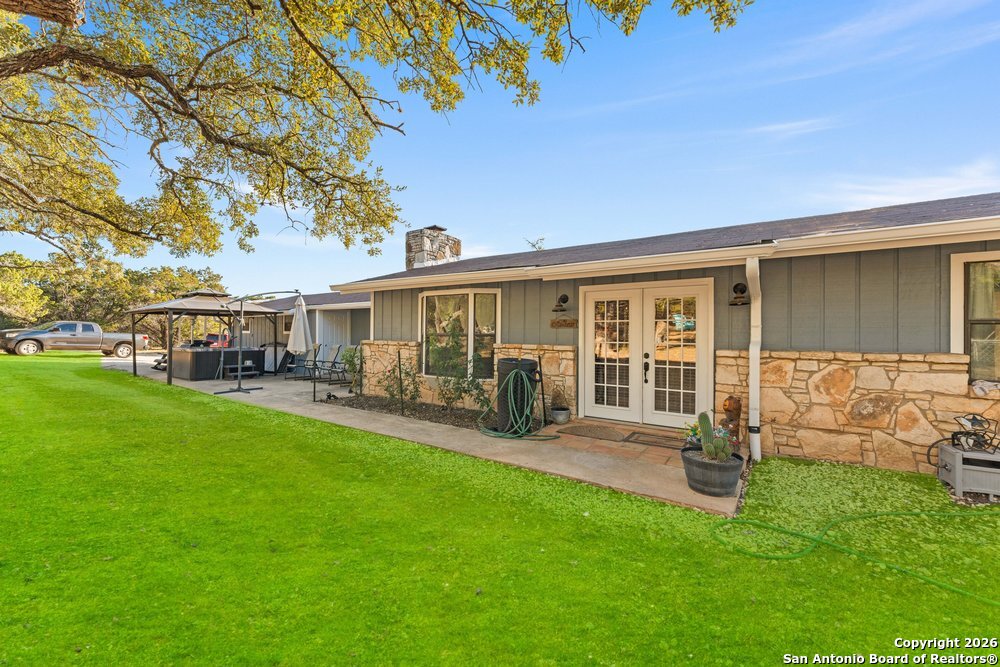 277 W Bear Springs