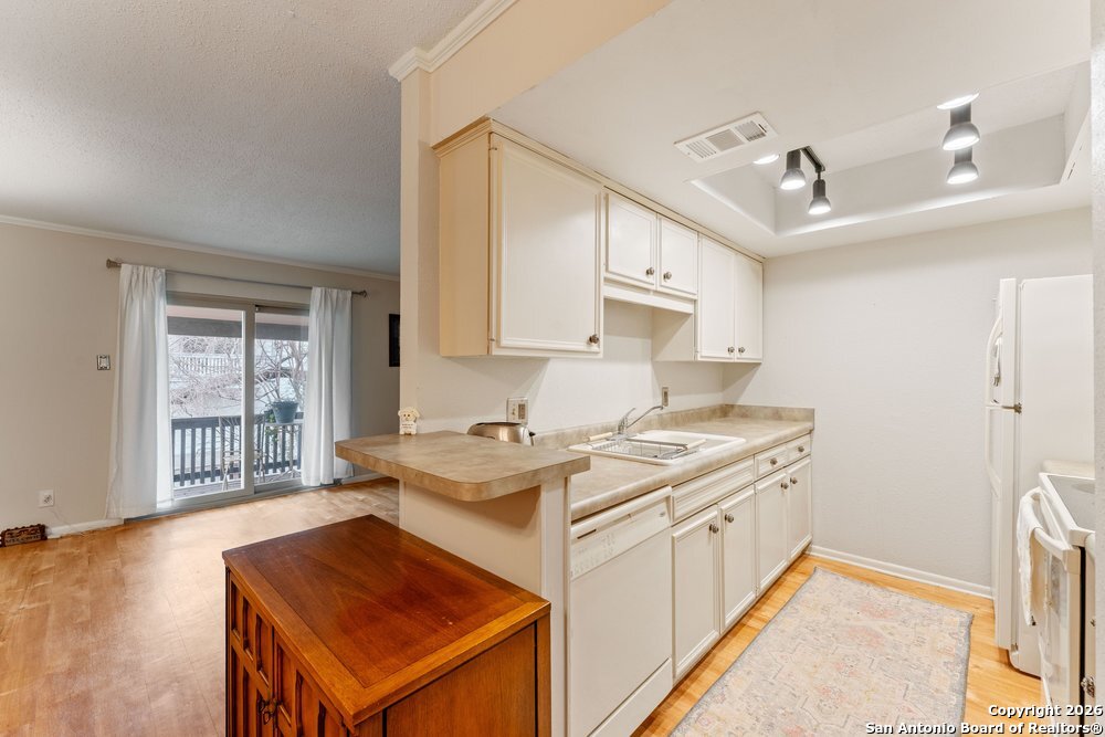 2300 Nacogdoches 210C