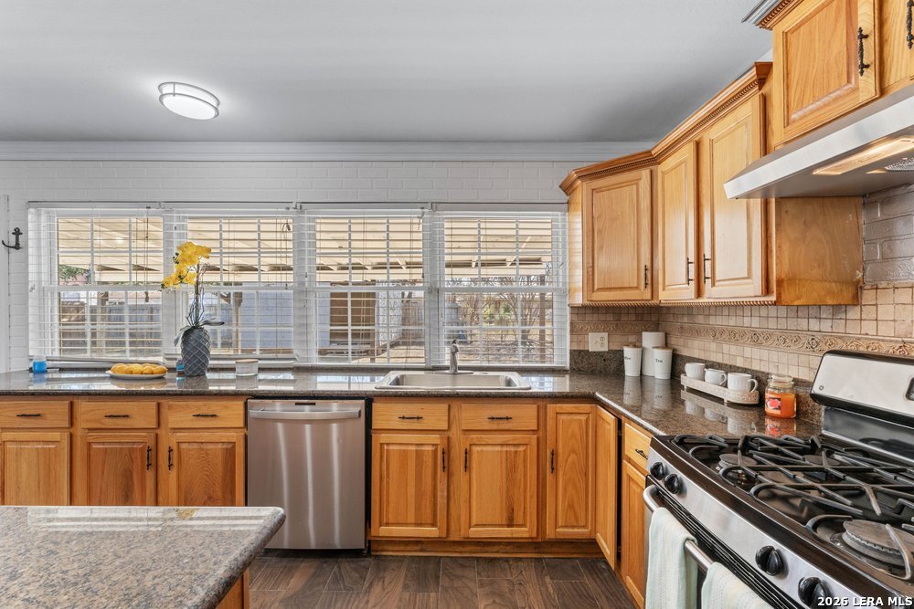 8610 Bravo Valley St