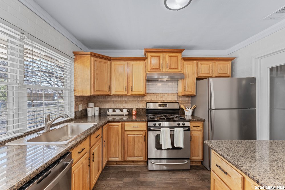 8610 Bravo Valley St