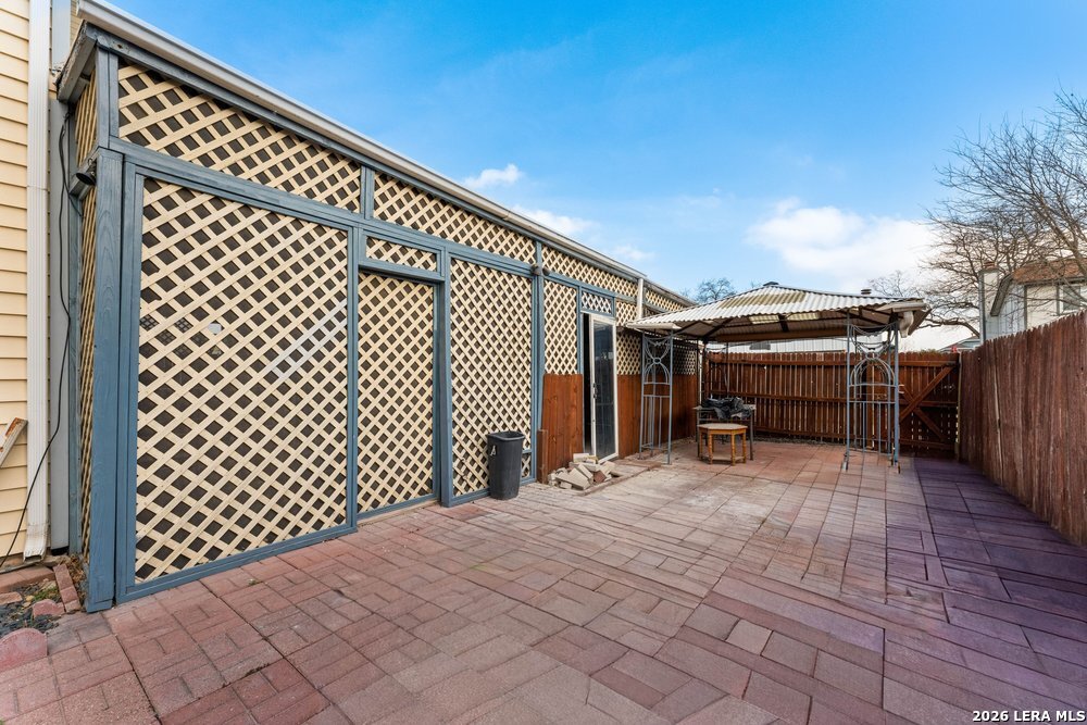 805 Garden Meadow Dr