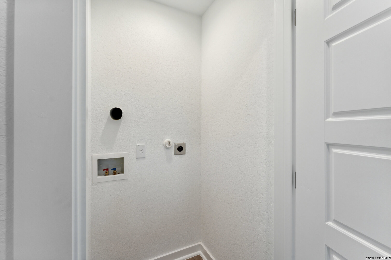 1735 W Gramercy Pl #301/302