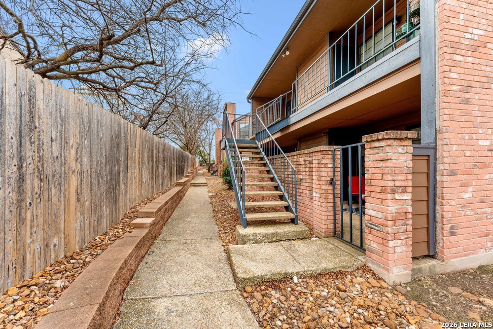 4803 Hamilton Wolfe 110