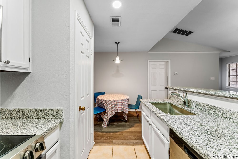 4803 Hamilton Wolfe 110