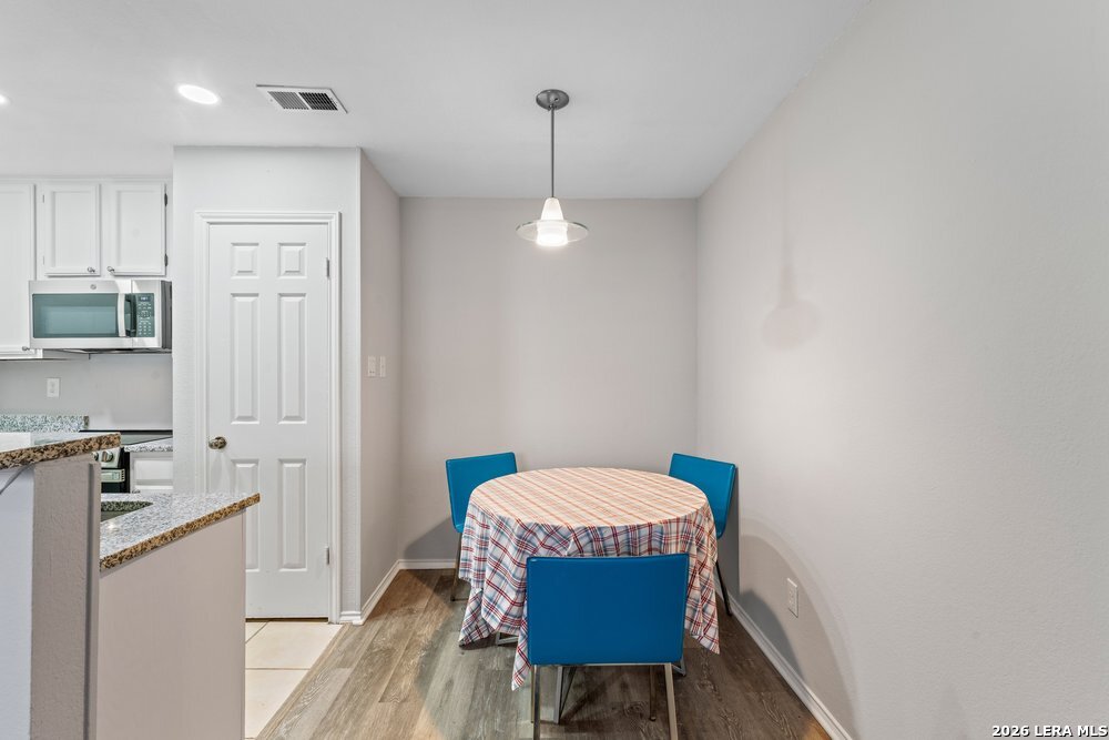 4803 Hamilton Wolfe 110