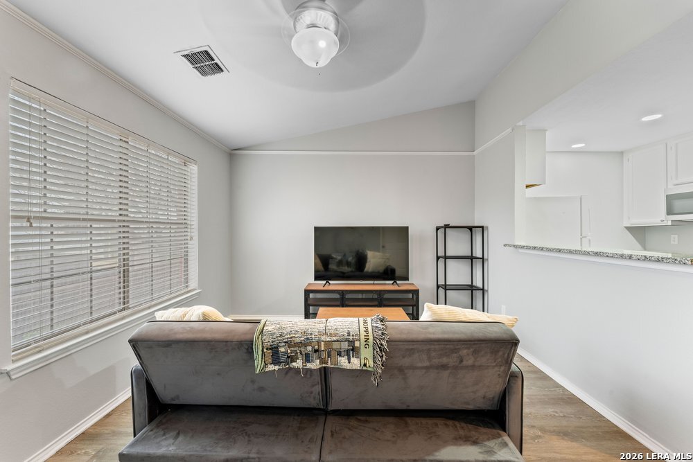 4803 Hamilton Wolfe 110