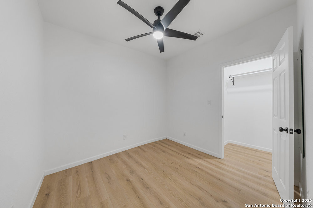 1407 W Mistletoe