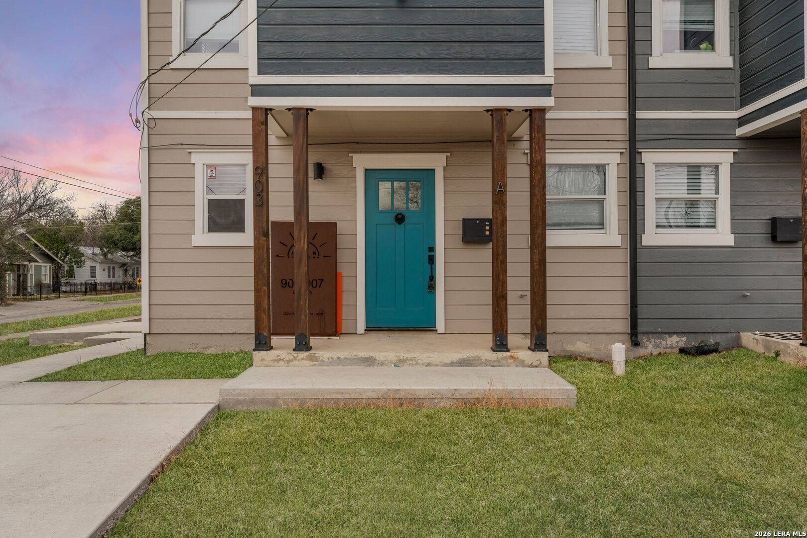 903/907 Dawson