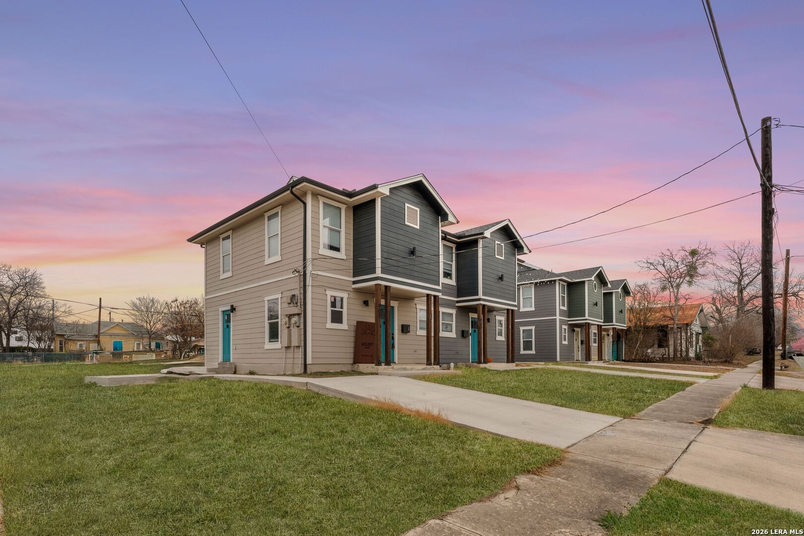 903/907 Dawson