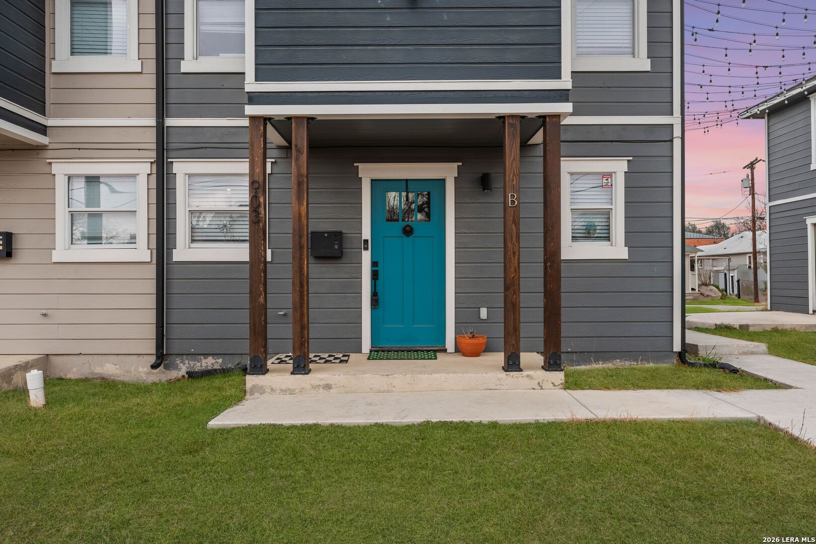 903/907 Dawson