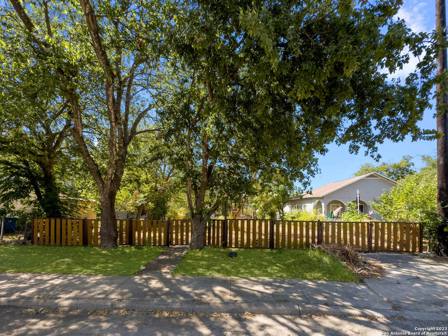 126 VINE ST