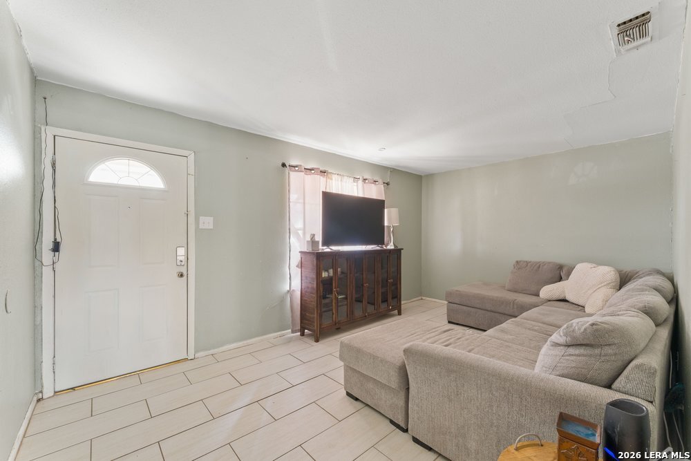 4435 Clear Spring Dr