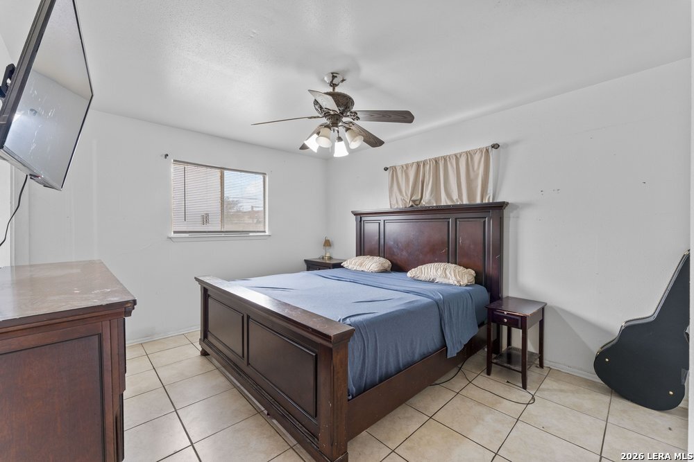 4435 Clear Spring Dr